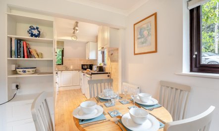 2 Bed in Stone Cross 6