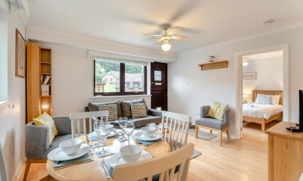 2 Bed in Stone Cross 4