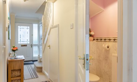 3 Bed in Mount Batten 5