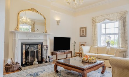 5 Bed in Seaview 3