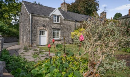 2 Bed in St. Hilary 2