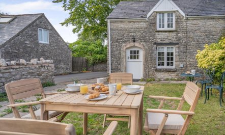2 Bed in St. Hilary