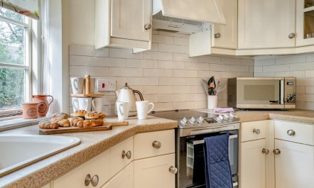 2 Bed in St. Hilary 7