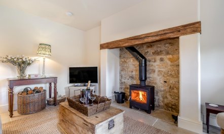 3 Bed in Winkhill 2