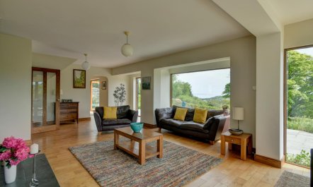 5 Bed in Uplyme 3