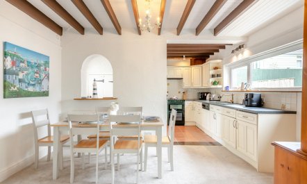 3 Bed in Hope Cove 8