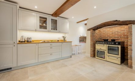 4 Bed in Bere Regis 3