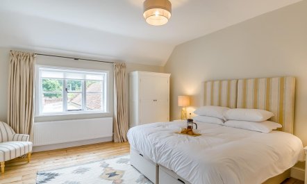 2 Bed in Mannington 1