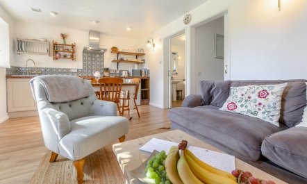 2 Bed in St. Martin 3