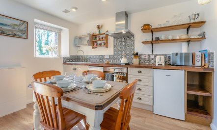 2 Bed in St. Martin 7