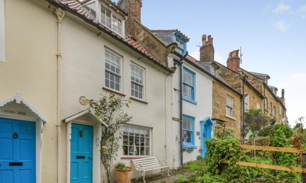 3 Bed in Robin Hoods Bay