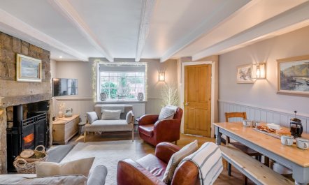 3 Bed in Robin Hoods Bay 1