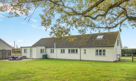 5 Bed in Washbrook 9