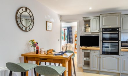 4 Bed in Burrowbridge 1