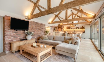 2 Bed in Moccas 4