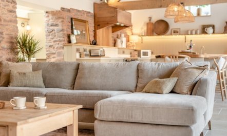 2 Bed in Moccas 6