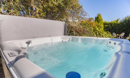4 Bed in Llanbedrog 2