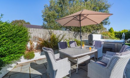 4 Bed in Llanbedrog 3