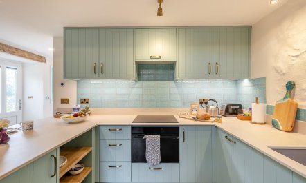 1 Bed in Moylegrove 9