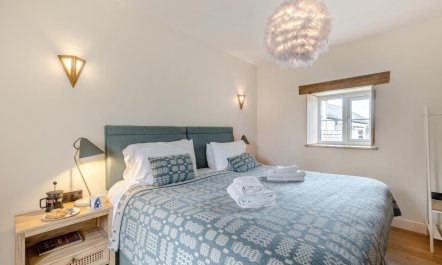 1 Bed in Moylegrove 4