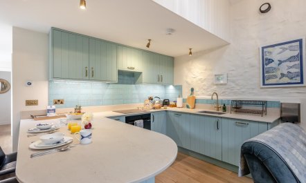 1 Bed in Moylegrove 8