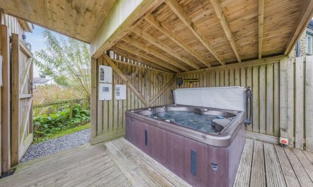 1 Bed in Moylegrove 2