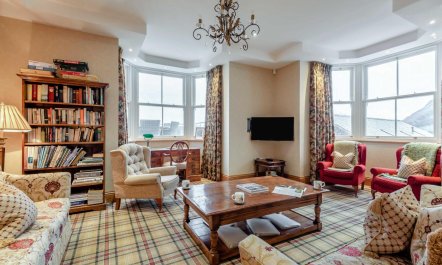 10 Bed in Howtown 8