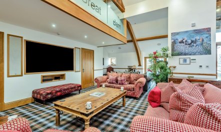 10 Bed in Howtown 1
