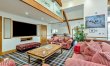 10 Bed in Howtown 1