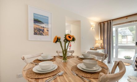 2 Bed in Lobb 6
