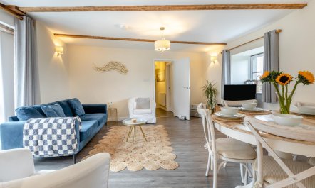 2 Bed in Lobb 2