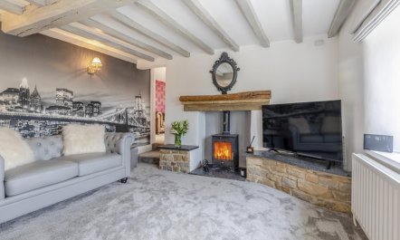 4 Bed in Darley Dale 2