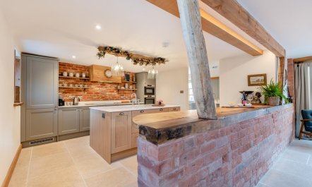 4 Bed in Moccas 1