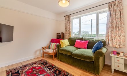 2 Bed in Knodishall 7