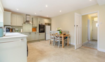 2 Bed in Knodishall 8