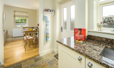 2 Bed in North Sunderland 9