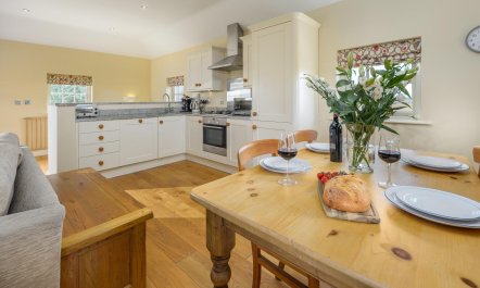 2 Bed in Bamburgh 3