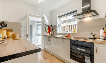 4 Bed in Harpley 2