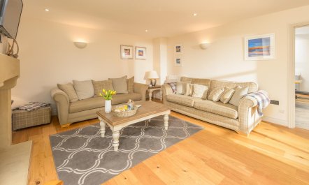 4 Bed in North Sunderland 5