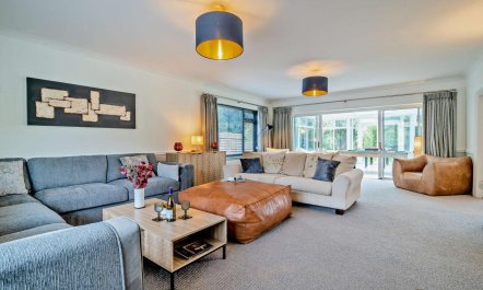 6 Bed in Oakhill 4