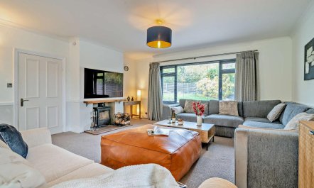 6 Bed in Oakhill 3