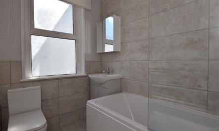 4 Bed in St. Austell 8