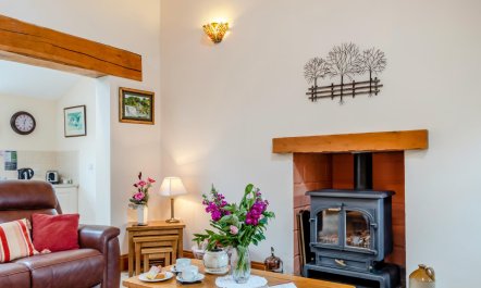 2 Bed in Ponthirwaun 8