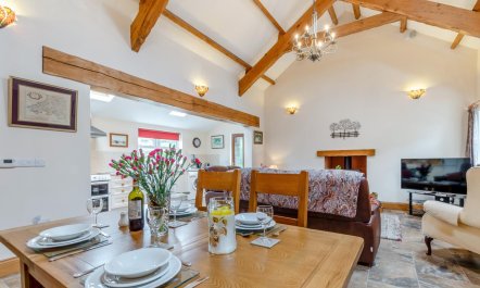 2 Bed in Ponthirwaun 9
