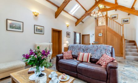 2 Bed in Ponthirwaun 1