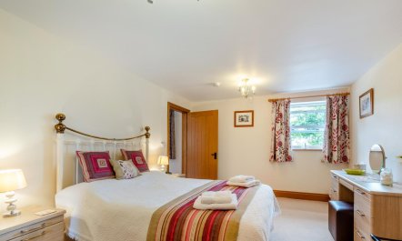 2 Bed in Ponthirwaun 2