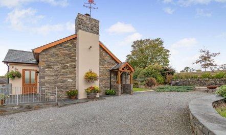 2 Bed in Ponthirwaun 7
