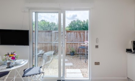 1 Bed in Itchenor 3