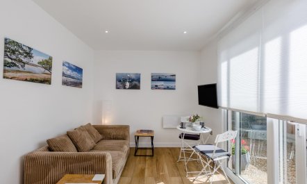 1 Bed in Itchenor 6