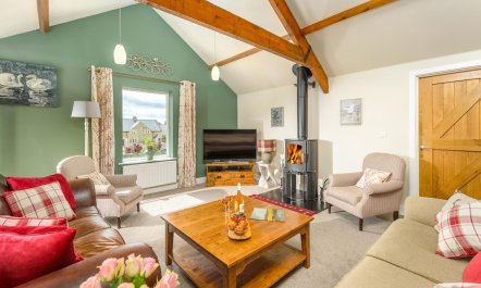 4 Bed in Chatton 2